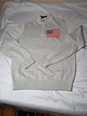 Chaps Men’s NWT Light Gray Quarter-Zip Sweater with Flag Size Medium New
